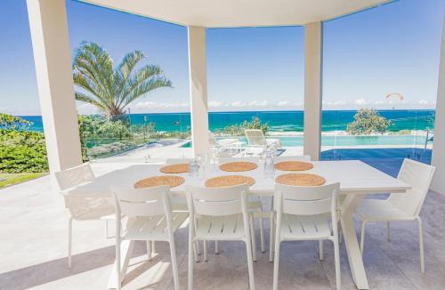 Castaways Beach House | Castaways Beach Escape