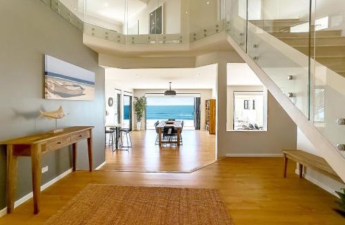 Castaways Beach House | Castaways Beach Escape