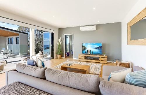 Castaways Beach House | Castaways Beach Escape