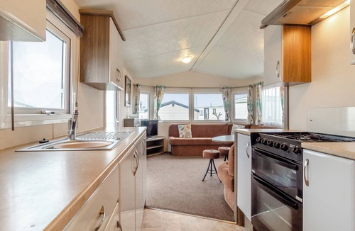 Bacton House | Castaways Oyster 10 (Pet)