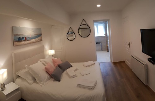 Bayeux House | Castel Bayeux Guesthouse