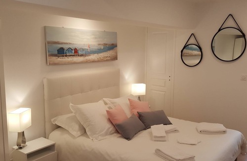 Bayeux House | Castel Bayeux Guesthouse