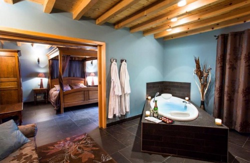Les Planches-pres-Arbois Hotel | Castel Damandre