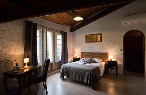 Barbentane Hotel | Castel Mouisson