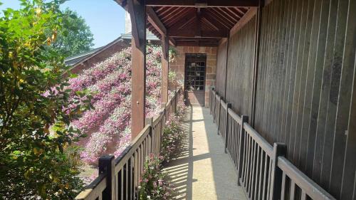 Varetz Hotel | Castel Novel Cottage