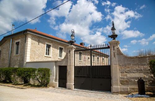 Maubec Bed & Breakfast | Castel serein