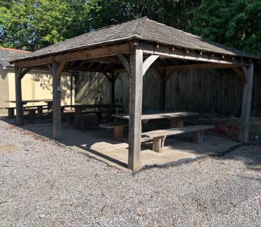 Caerphilly House | Castell Cottages Central with Parking