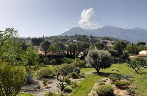 Prades Bed & Breakfast | Castell Rose