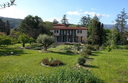 Prades Bed & Breakfast | Castell Rose