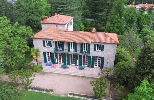 Prades Bed & Breakfast | Castell Rose