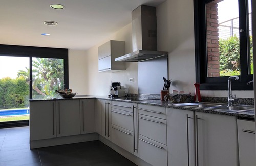 Castelldefels House | Castelldefels: House with pool and private garden