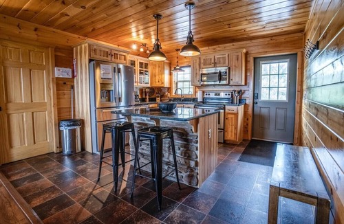 Town of Milo Cabin | Castello at Castle Point, 3 bedroom cabin with hot tub, pool table, lake view!