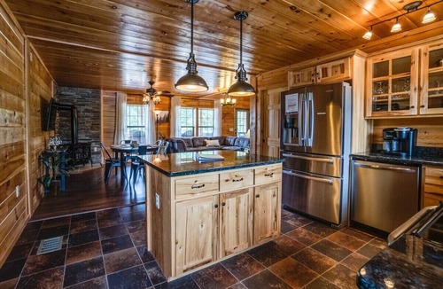 Town of Milo Cabin | Castello at Castle Point, 3 bedroom cabin with hot tub, pool table, lake view!