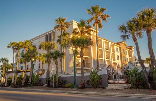 St. Augustine Beach Hotel | Castillo Real St Augustine Beach,Tapestry Collection Hilton