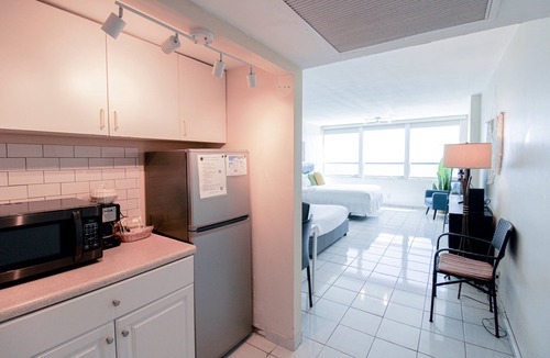 Mid Beach Condo | Castle 1733 Oceanfront Studio with pool, beach access, free parking, gym, tennis and more!