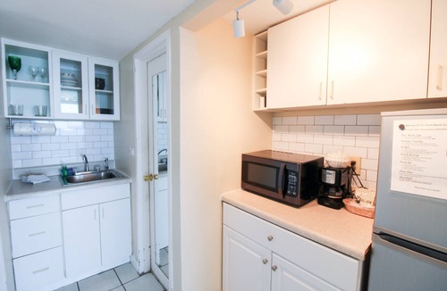 Mid Beach Condo | Castle 1733 Oceanfront Studio with pool, beach access, free parking, gym, tennis and more!