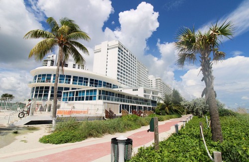 Mid Beach Condo | Castle 515 Studio BayView with Pool and Direct Beach Access, Free Parking