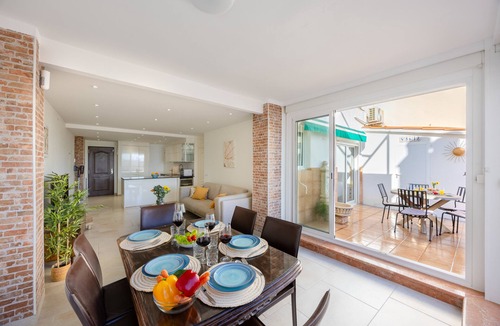 Raval Roig Apartment | Castle and Beach by Fidalsa