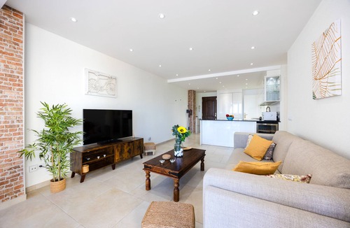 Raval Roig Apartment | Castle and Beach by Fidalsa