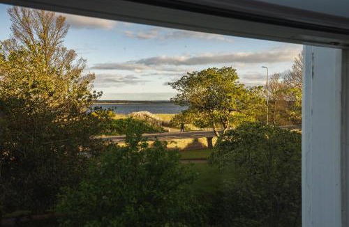 Broughty Ferry Villa | Castle Beach