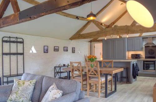 Hopton Castle House | Castle Beams