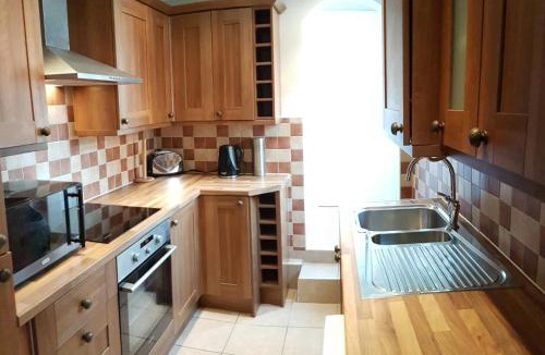 Rayleigh House | Castle Cottage