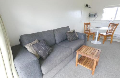 Wellsford Hotel | Castle Court Motel