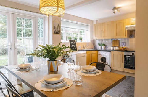 Warwick House | Castle Gate - Central Location with Large Living Space