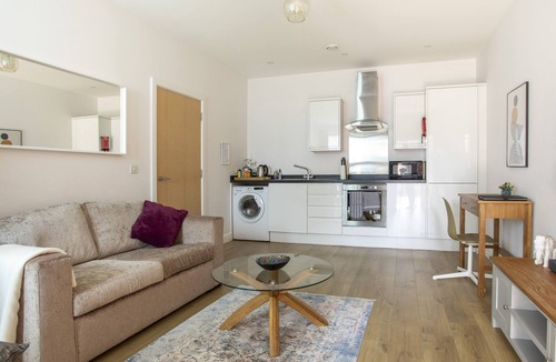 Redhill Apartment | Castle Haven Apartment, Redhill