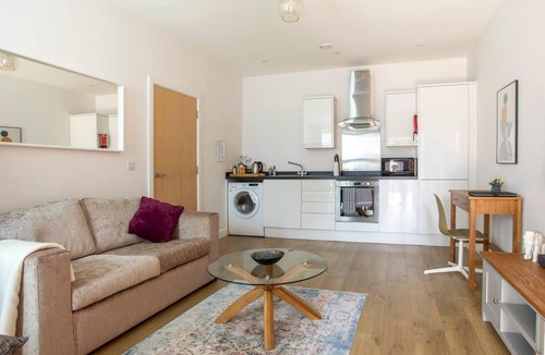 Redhill Apartment | Castle Haven Apartment, Redhill