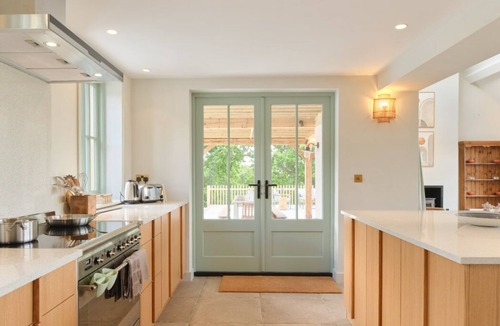 Crowborough House | Castle Hill Cottage