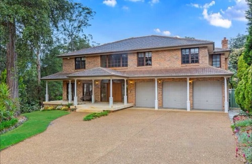 Castle Hill House | castle hill， Cozy Inn