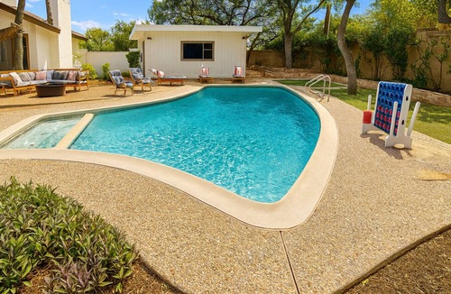 Whispering Oaks House | Castle Hills Escape | 4BR w/Pool & Game Room