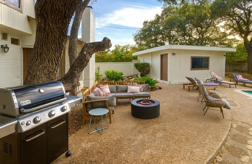 Whispering Oaks House | Castle Hills Escape | 4BR w/Pool & Game Room