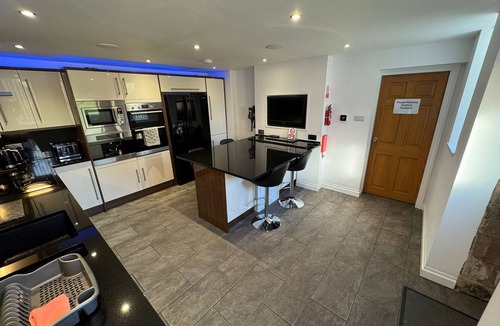 Chapel en le Frith House | Castle House Holiday Home