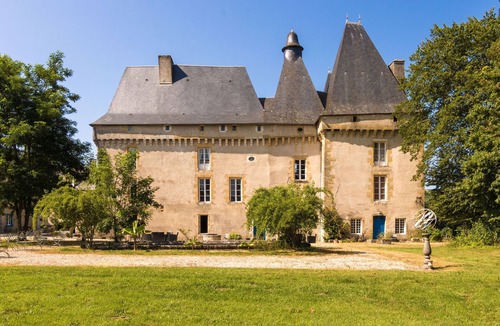 Chalais Apartment | Castle in Chaleix with Pool and Views