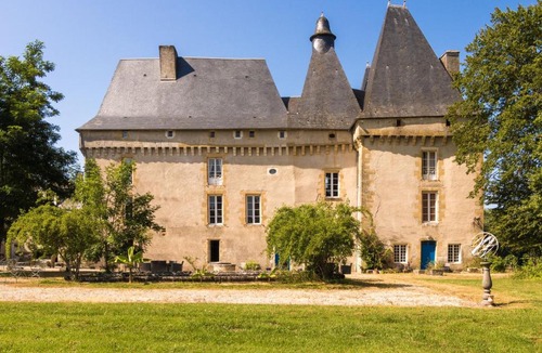 Chalais House | Castle in Chaleix with Pool and Views