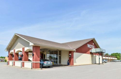 Anadarko Hotel | Castle Inn & Suites Anadarko