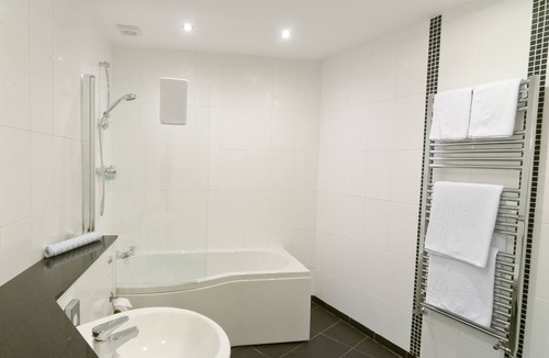 Warwick Hotel | Castle Limes Hotel