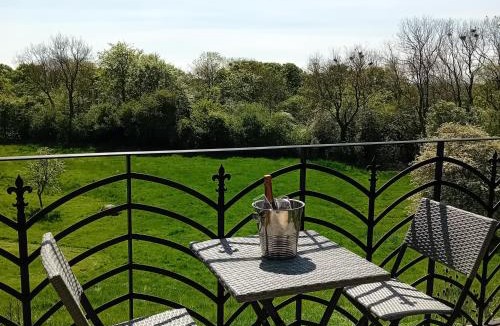 Sheriff Hutton Cabin | Castle Lodge