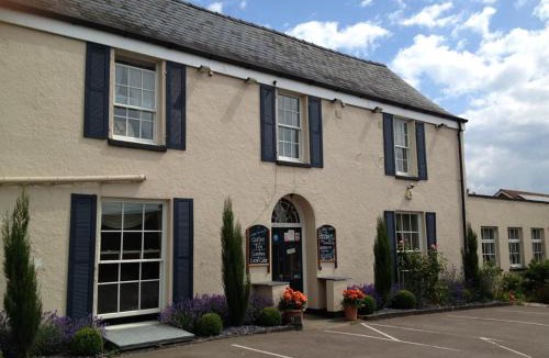 Wilton Bed & Breakfast | Castle Lodge Hotel