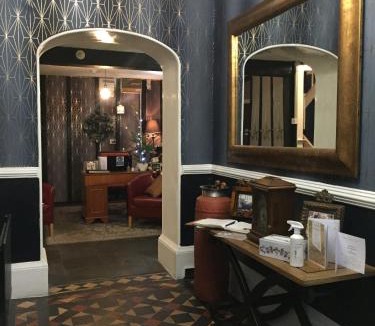 Wilton Bed & Breakfast | Castle Lodge Hotel