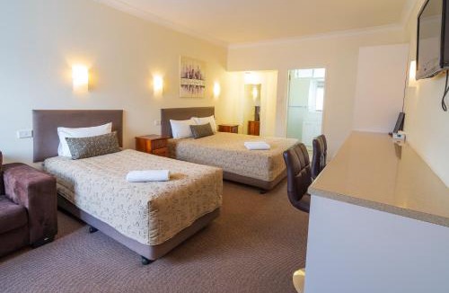 Castlemaine Hotel | Castle Motel