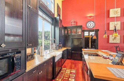 Ocean Park House | Castle of Westeros - luxury oceanfront house, pet-friendly, EV level 2 charger