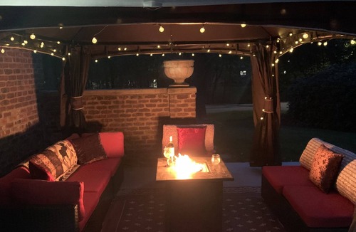 Tallman House | Castle on a rock heated pool in may