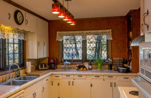 West Elmira House | Castle on Glen