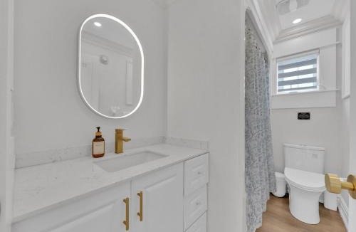 Town of Essex Apartment | Castle On Malden - Luxury 50 Acre Private Estate