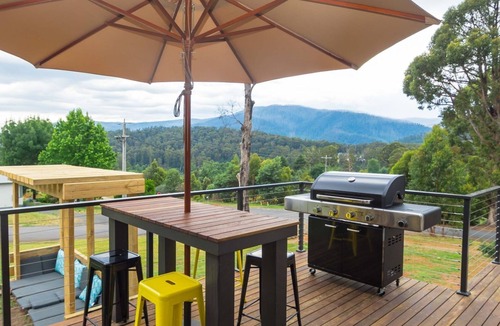 Marysville House | CASTLE ON THE HILL - Beautiful Mountain Views