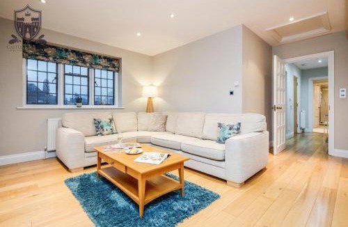 Eton Apartment | Castle Properties:Eton-The College