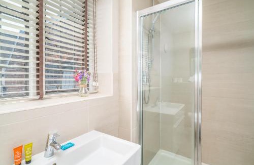 Eton Apartment | Castle Properties:Eton-The College